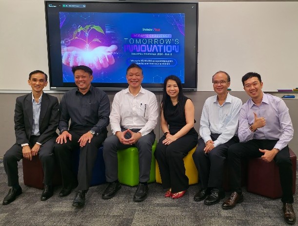 innovPlus Prize award
